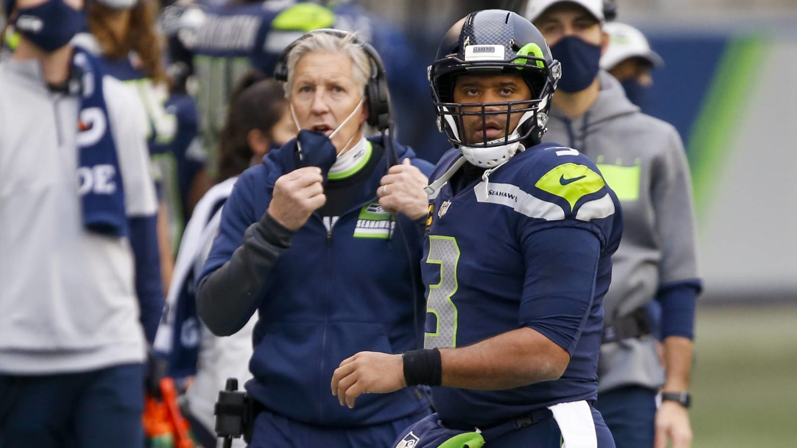Seahawks' Wilson has 'gotten closer' with Carroll after drama