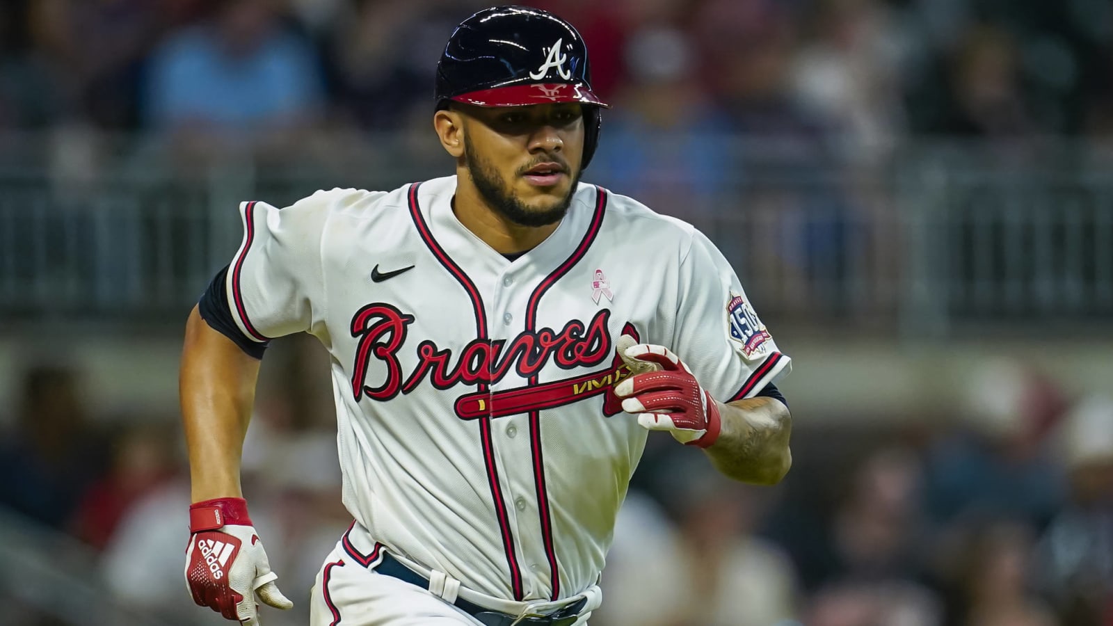 Braves' Huascar Ynoa out after breaking hand punching bench