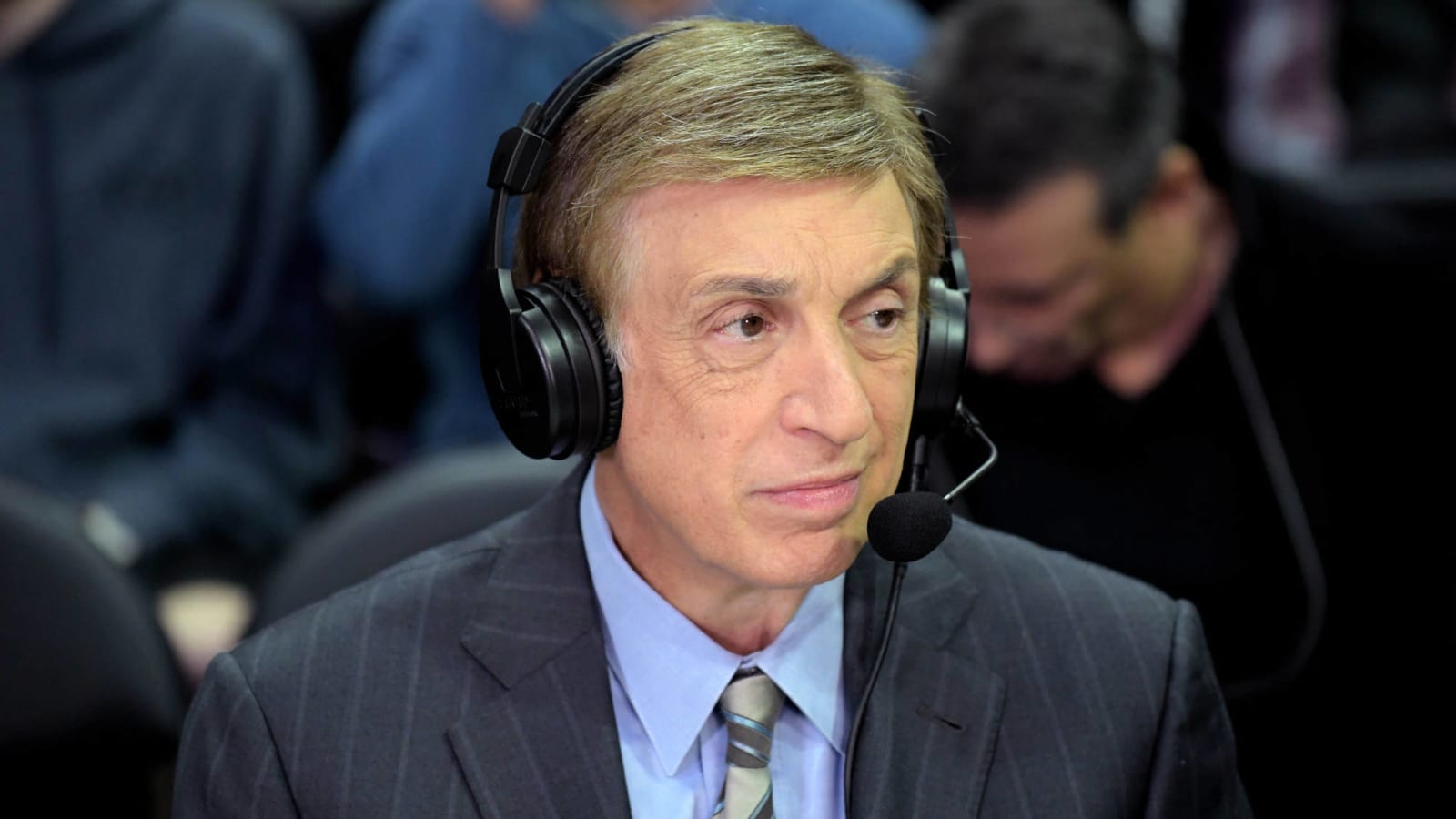 Marv Albert reportedly will retire at end of NBA playoffs