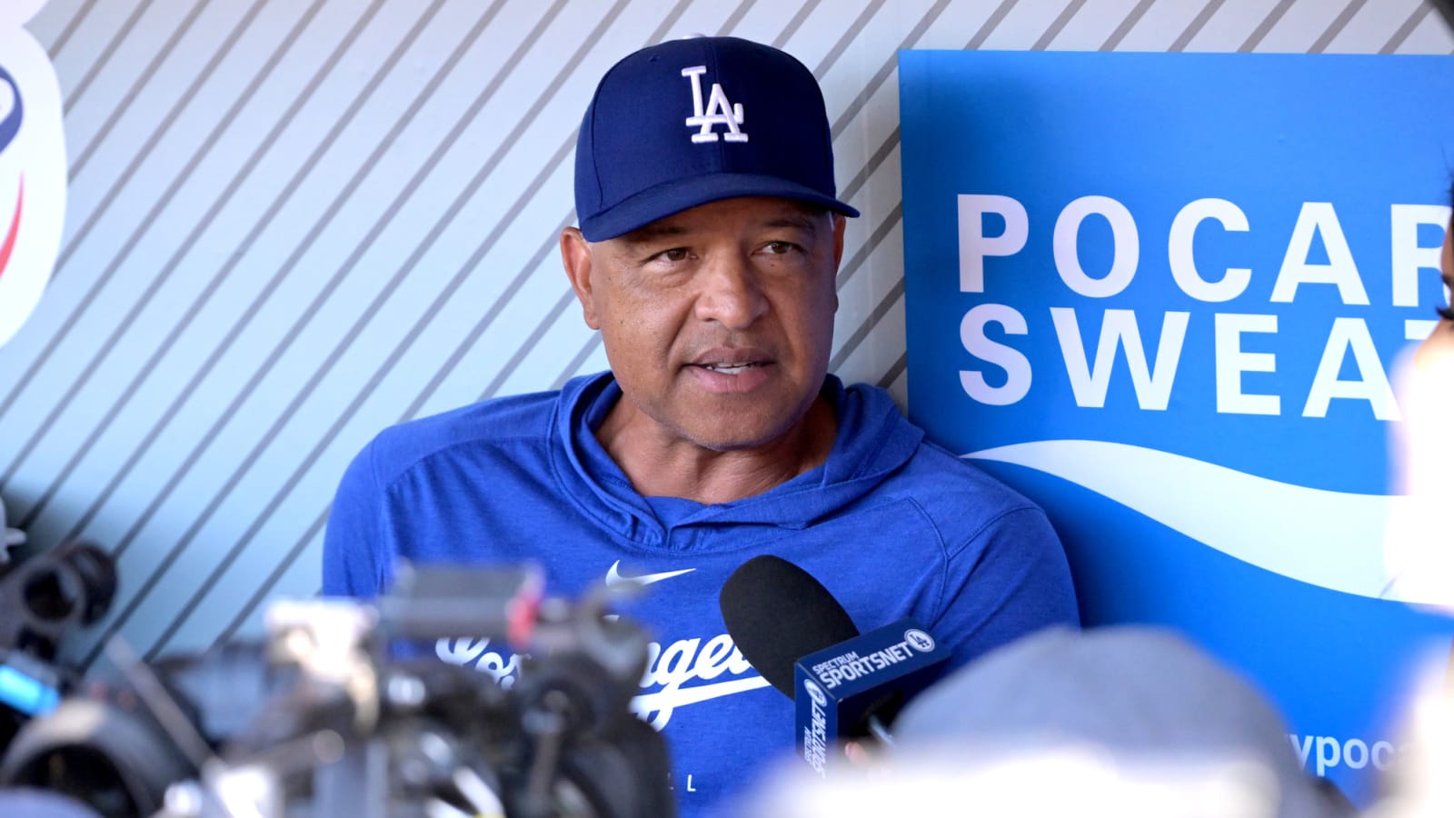 Dave Roberts explains why Dodgers did not bunt in ninth inning