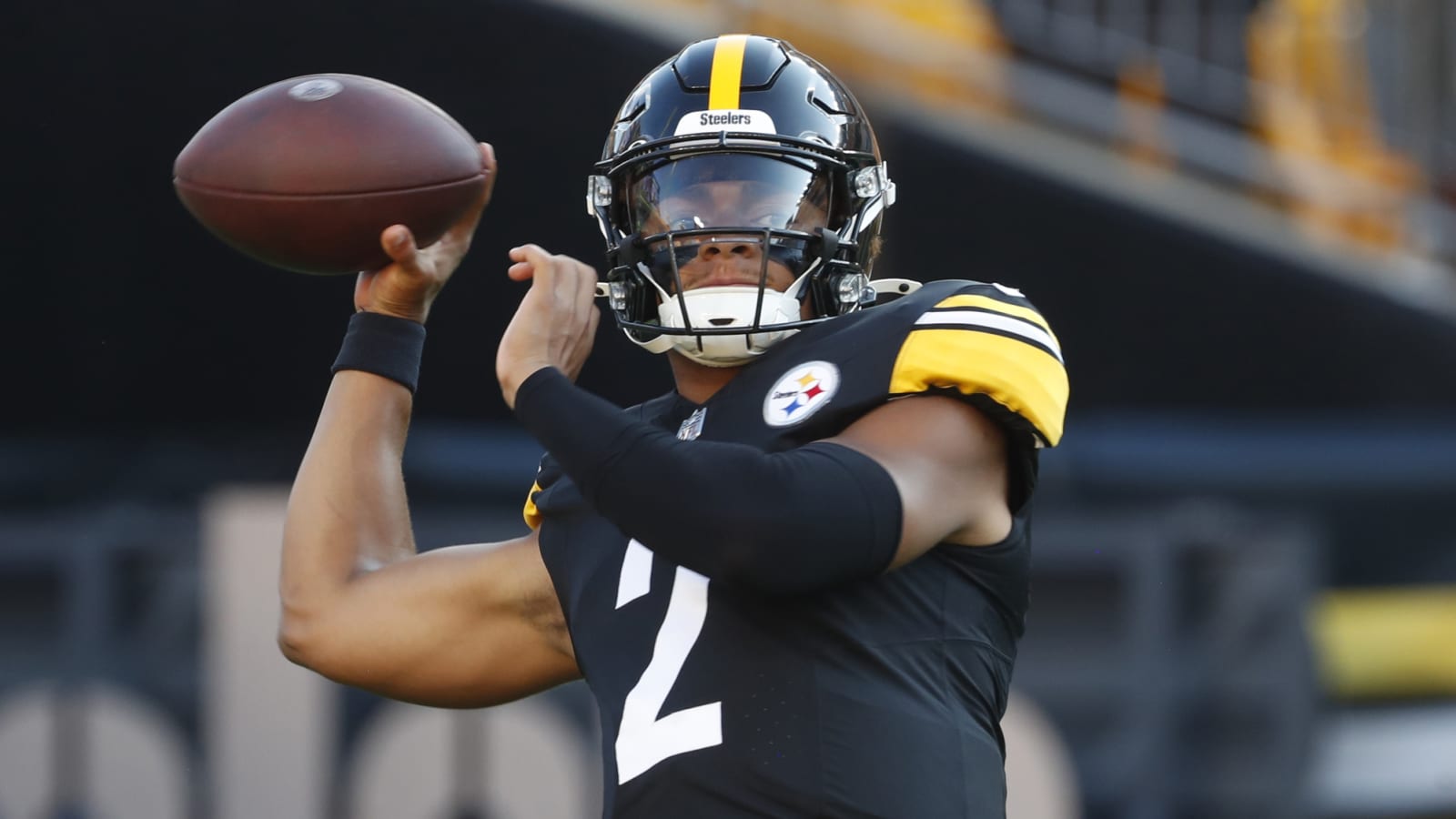 Insiders detail big change in Steelers' Fields, Wilson situation