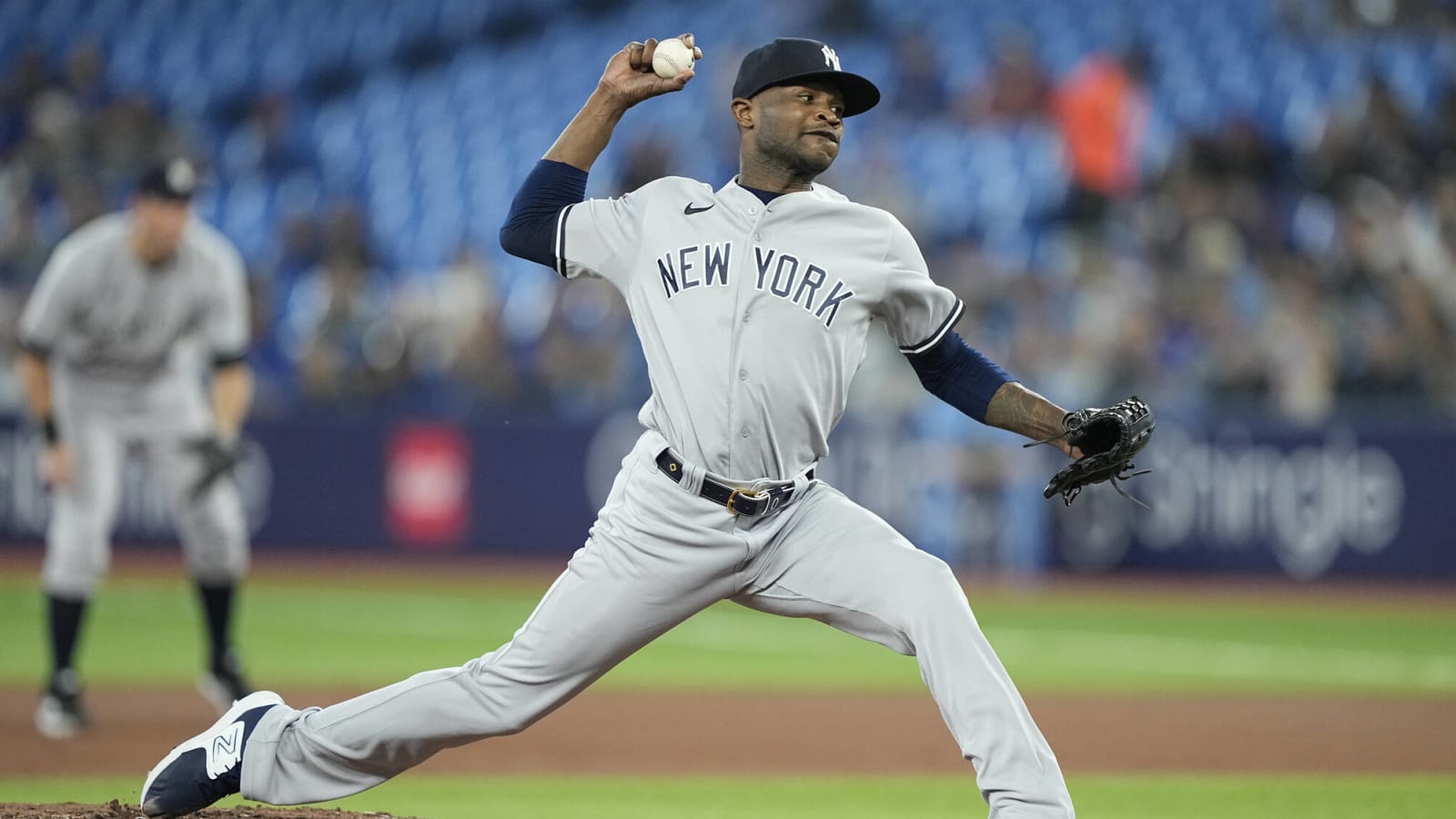 Yankees hurler to use less rosin after suspension