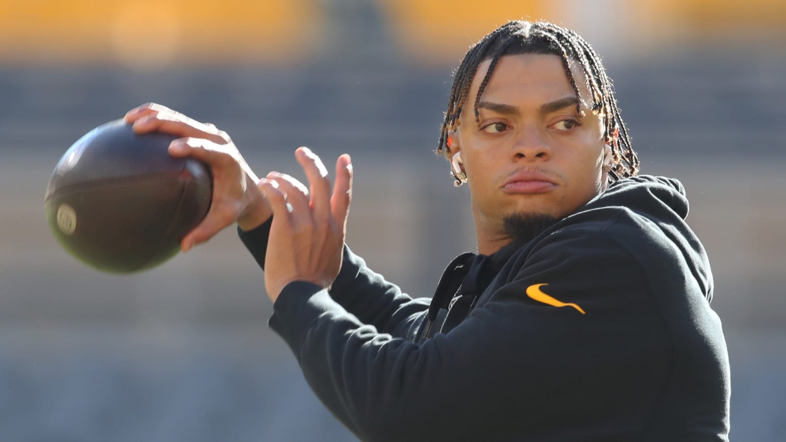 Three QBs the Raiders could instead target in free agency