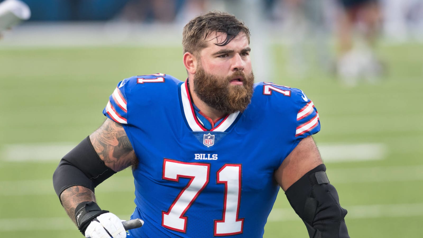 Bears receive offensive lineman in trade with Bills