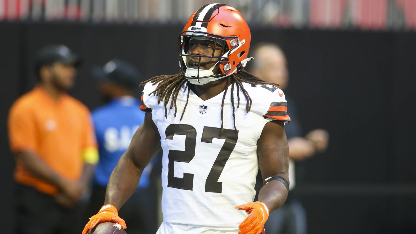 Watch Kareem Hunt go airborne to score a touchdown for the Browns vs. the  Eagles 