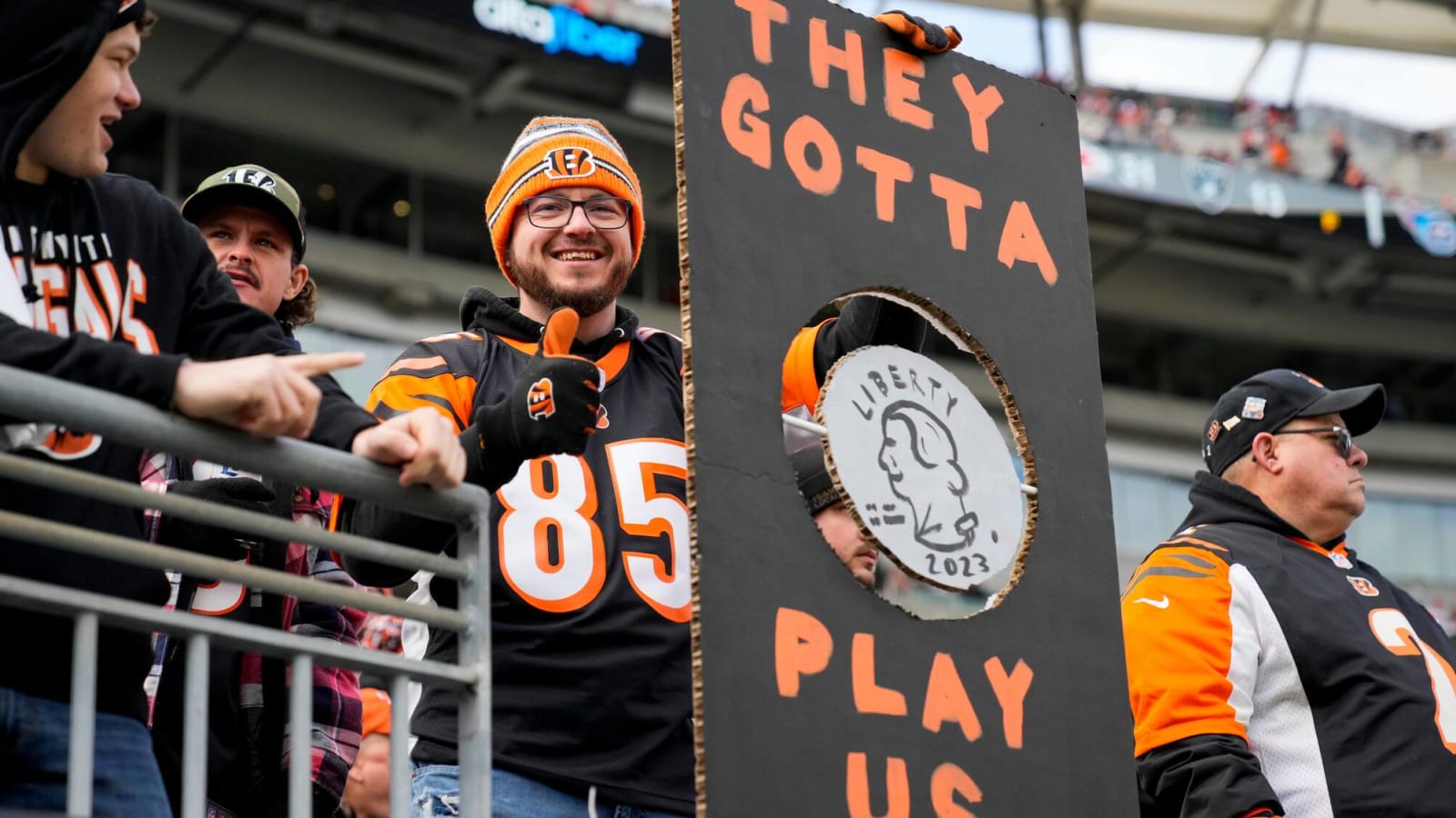 Watch: Bengals fan trolls NFL with mock coin flip