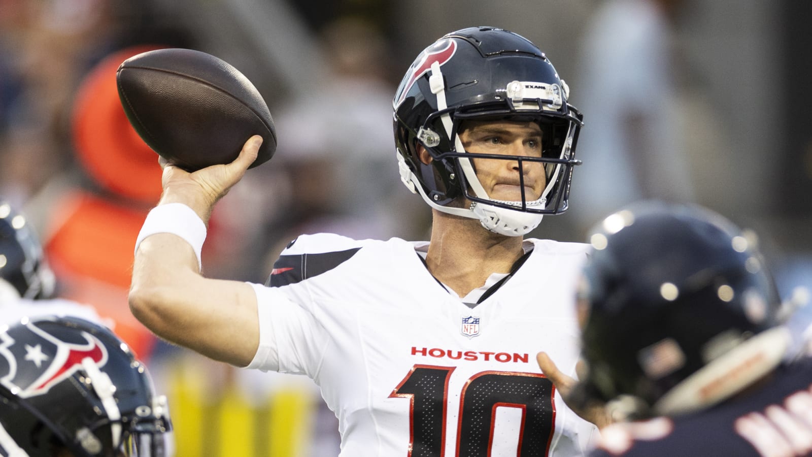 Texans to extend QB Davis Mills
