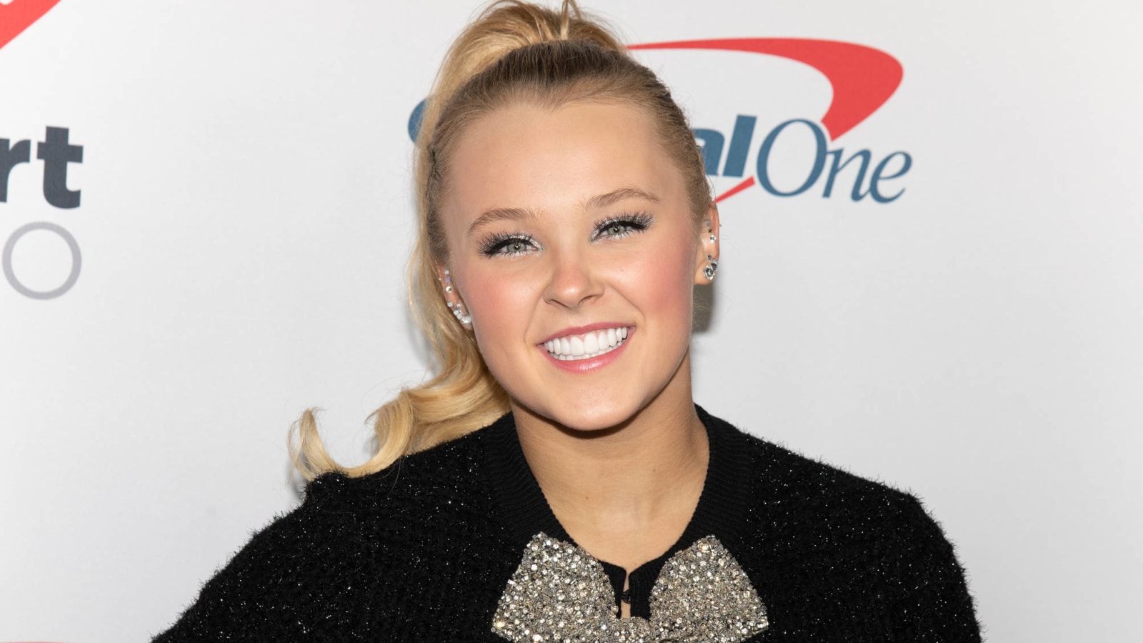 JoJo Siwa celebrates one year since coming out: 'I’ve felt more love than ever'