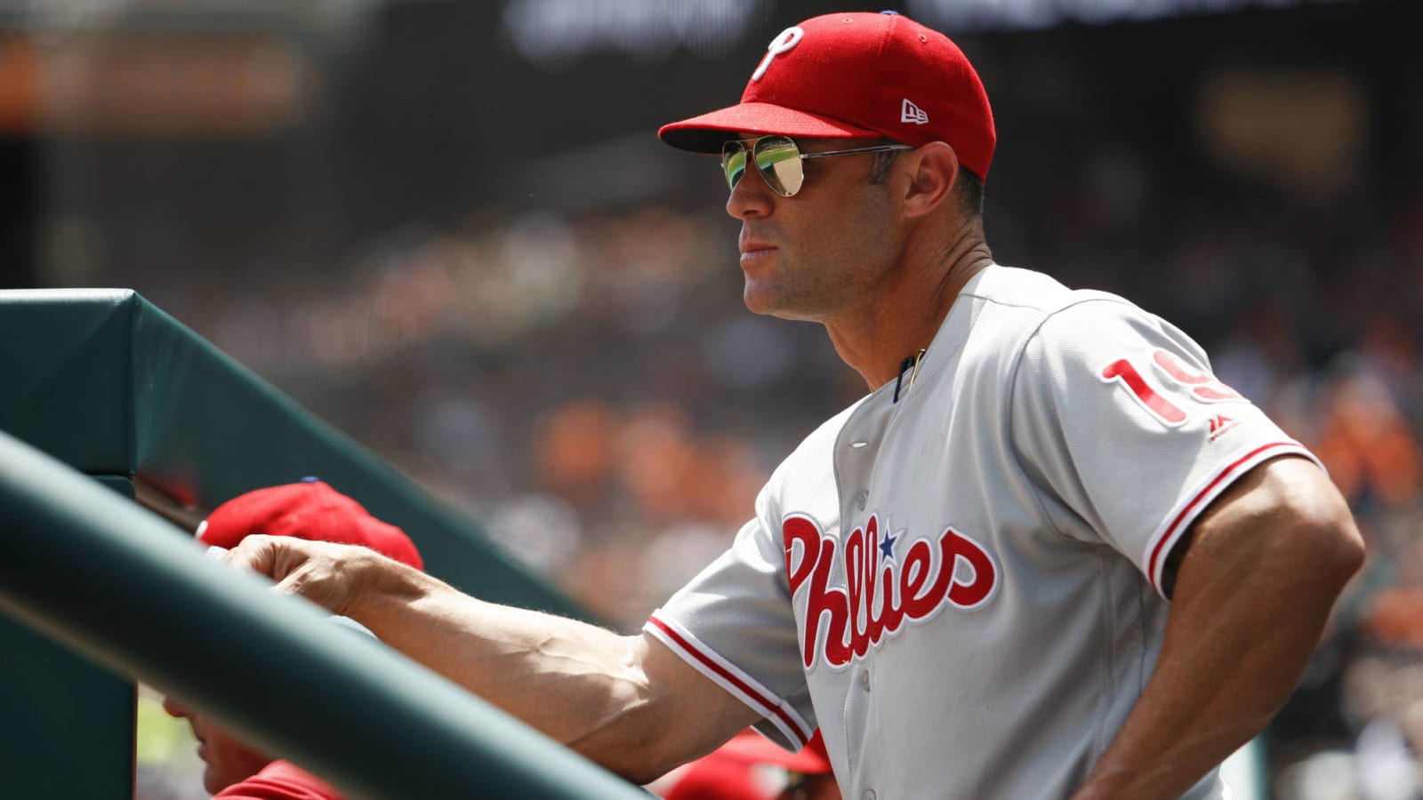 Gabe Kapler puts on push-up clinic before Phillies game