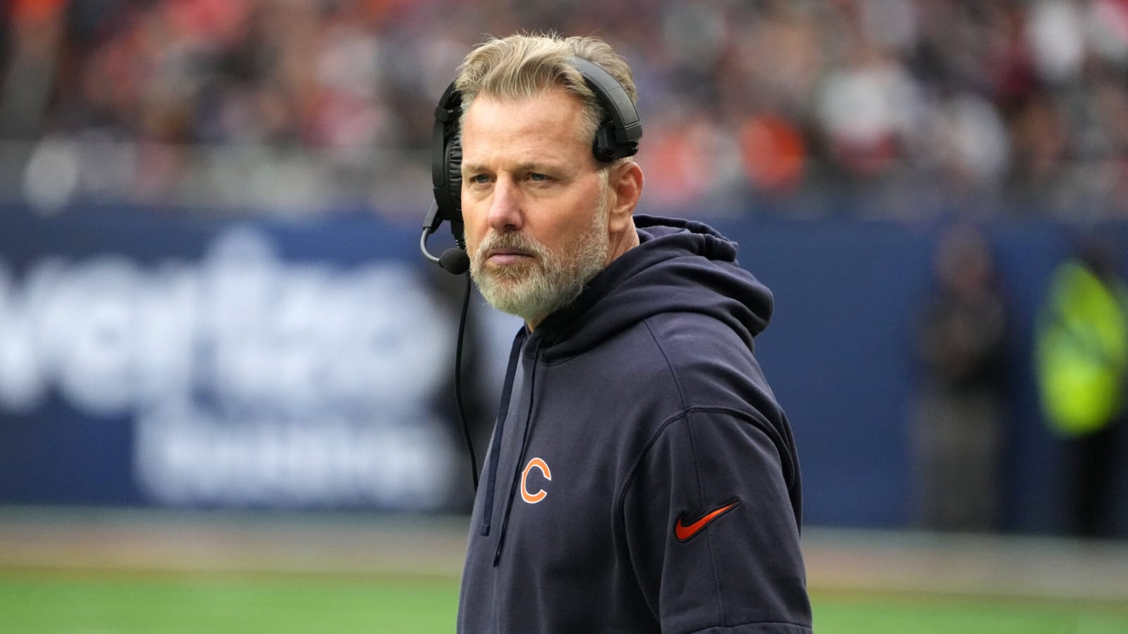 Matt Eberflus gives extremely shortsighted reasoning for why he left Caleb Williams on field in blowout loss to Cardinals