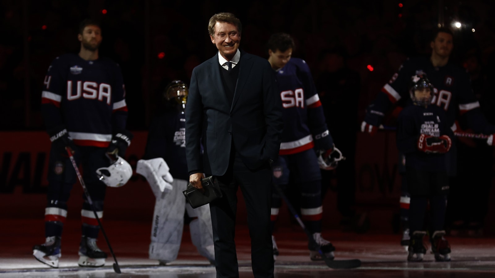 Wayne Gretzky statue grossly vandalized outside Edmonton Oilers arena