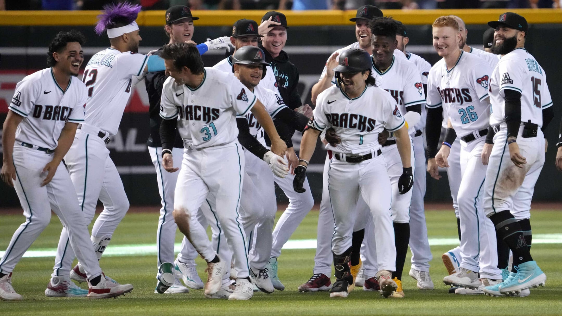 Diamondbacks react to new uniforms