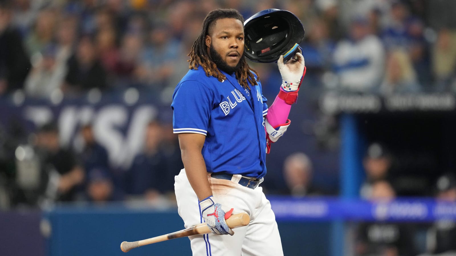 Watch: Vladimir Guerrero Jr. commits big mistake in Game 2 against Twins