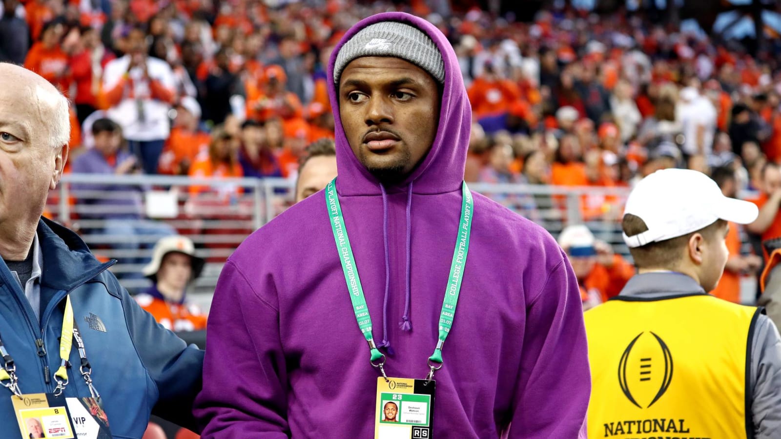 Deshaun Watson responds to clothing critic