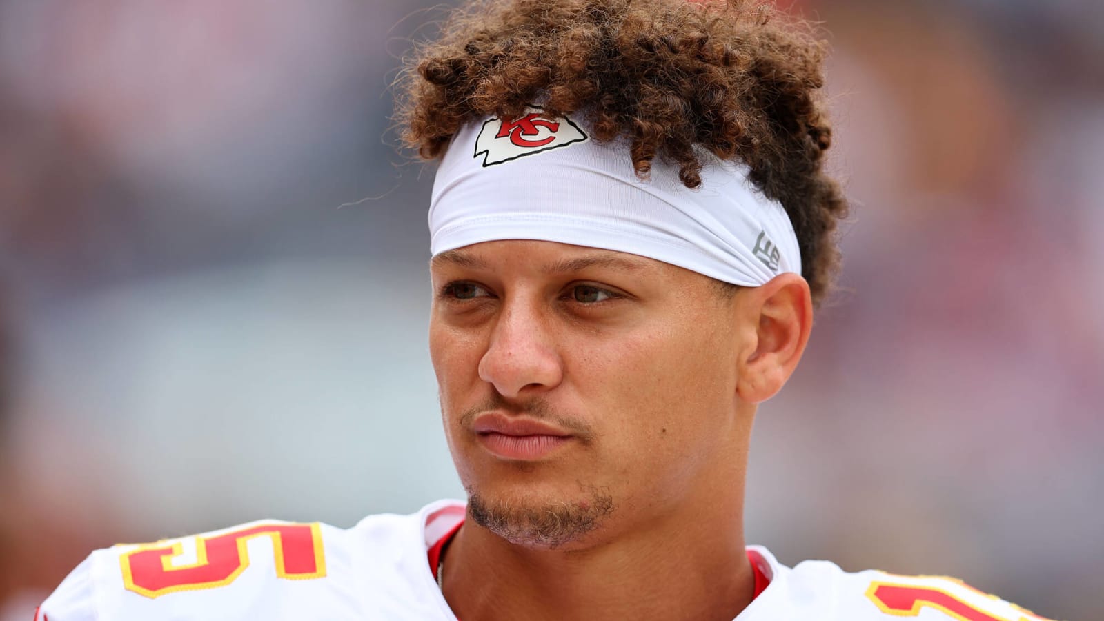 Chiefs QB Patrick Mahomes reacts to Rangers prospect getting