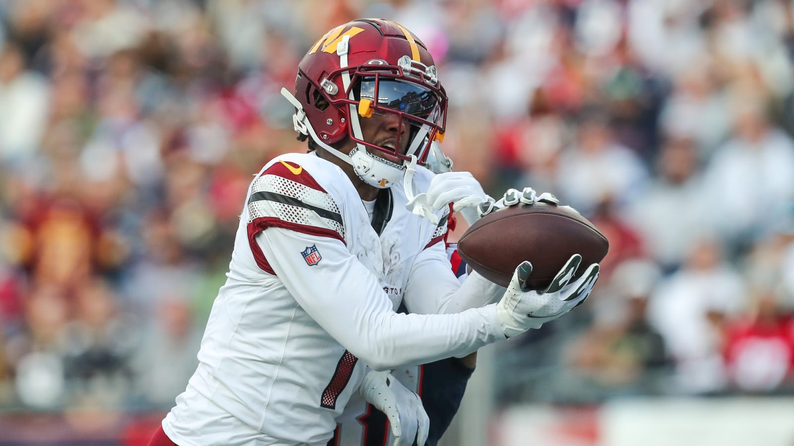 Eagles acquire WR Jahan Dotson from Commanders