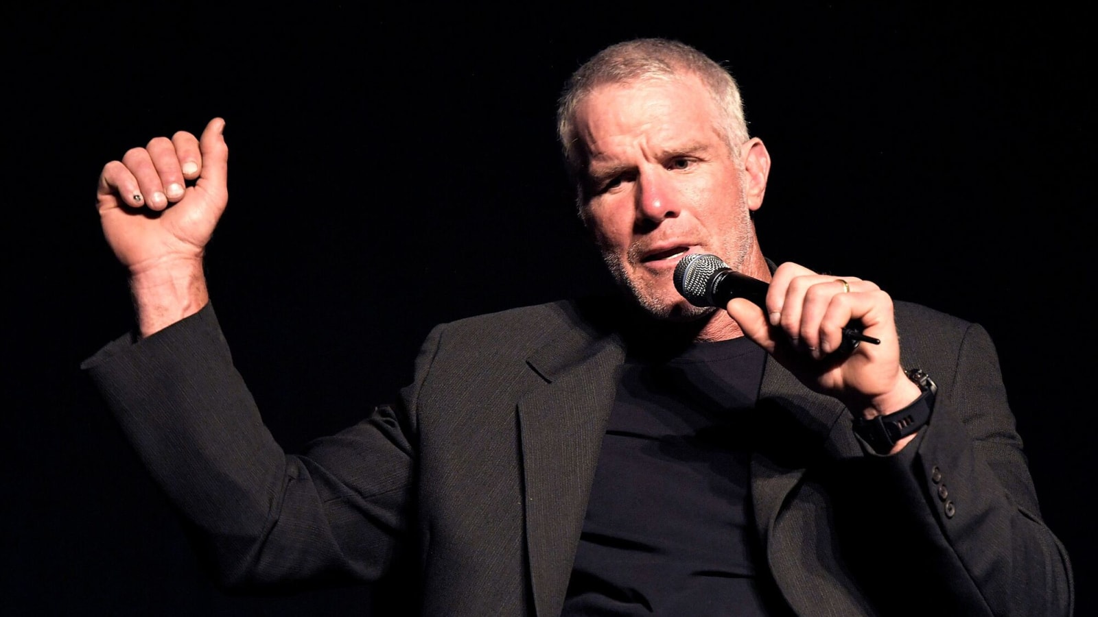Brett Favre reveals troubling news about his health