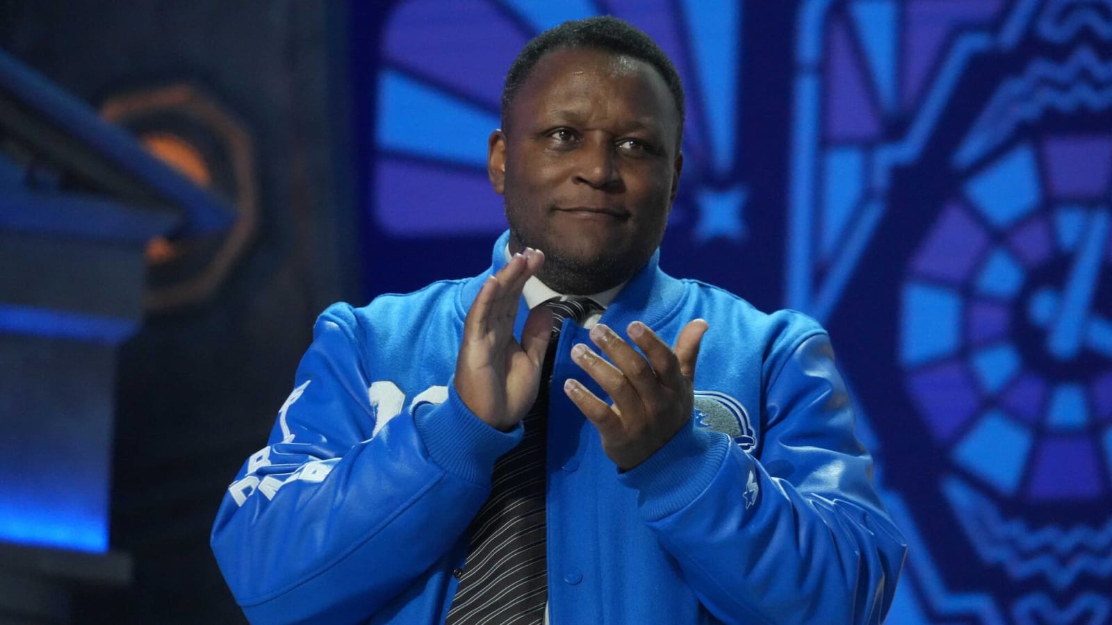 Detroit Lions Icon Barry Sanders Apologizes To NFL Fans After Curious Decision