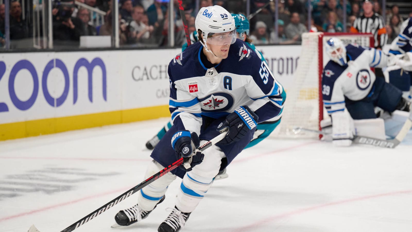 Jets’ Mark Scheifele suffers lower-body injury vs. Blackhawks, will not return