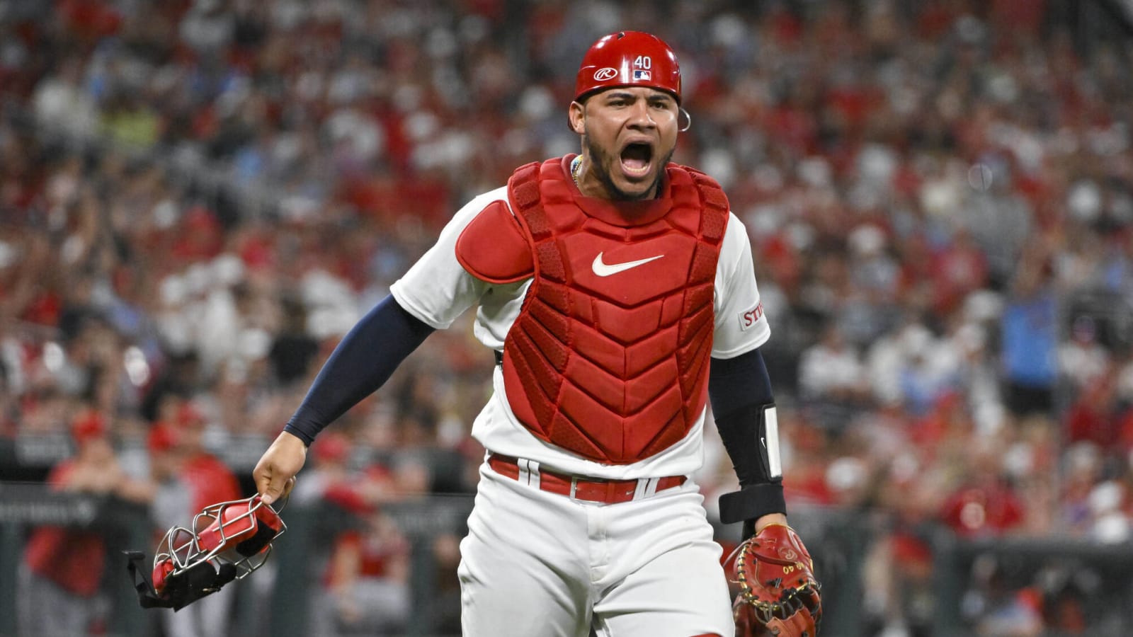 Cardinals catcher briefly moved due to odd issue? Yardbarker