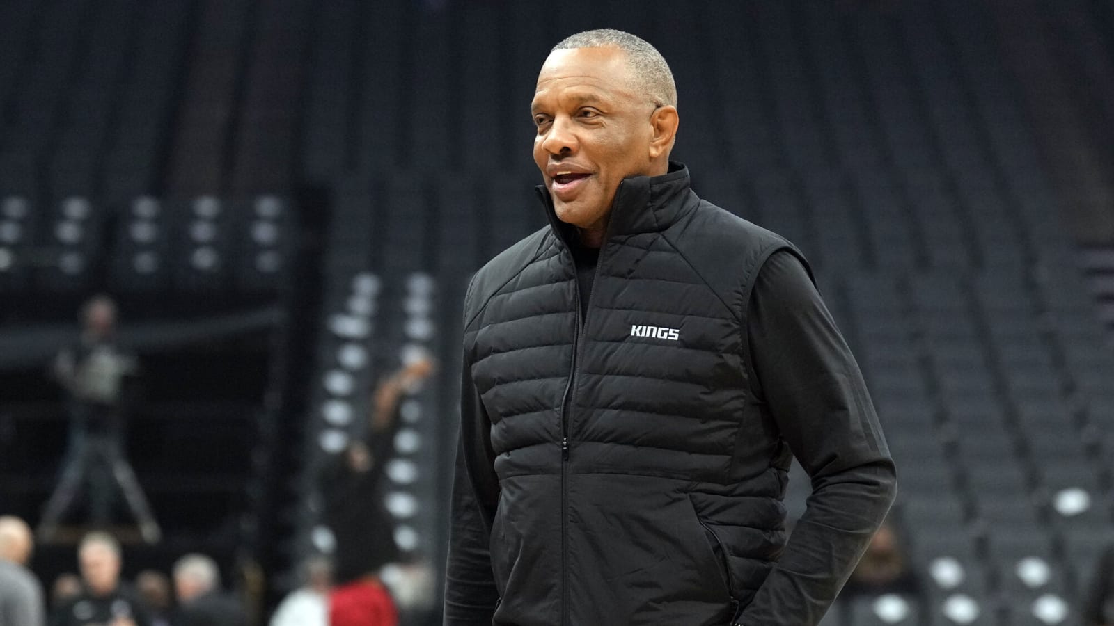 Lakers interested in assistant with strong ties to AD