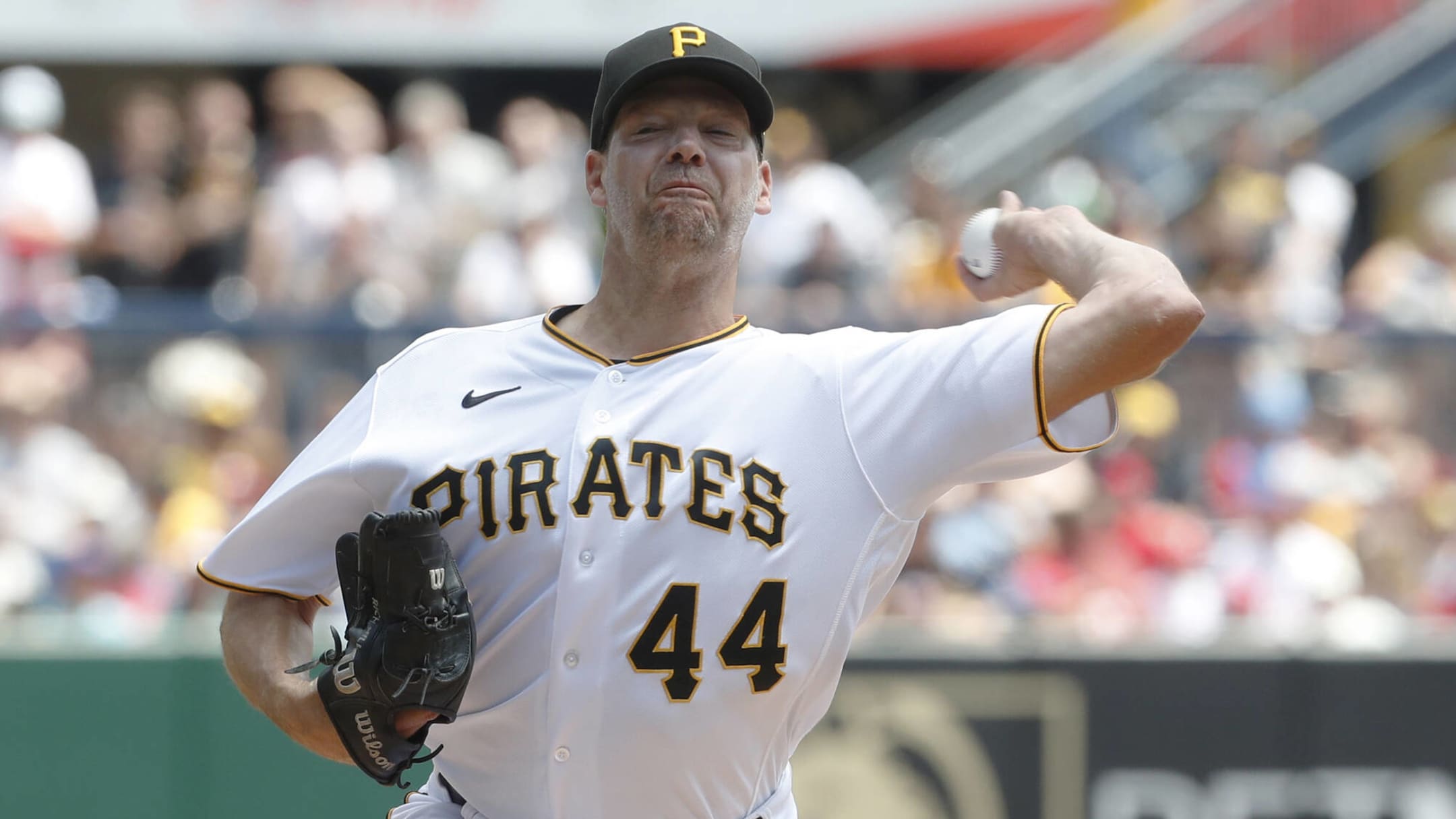 Padres acquire veteran pitcher Hill, first baseman Choi from Pirates