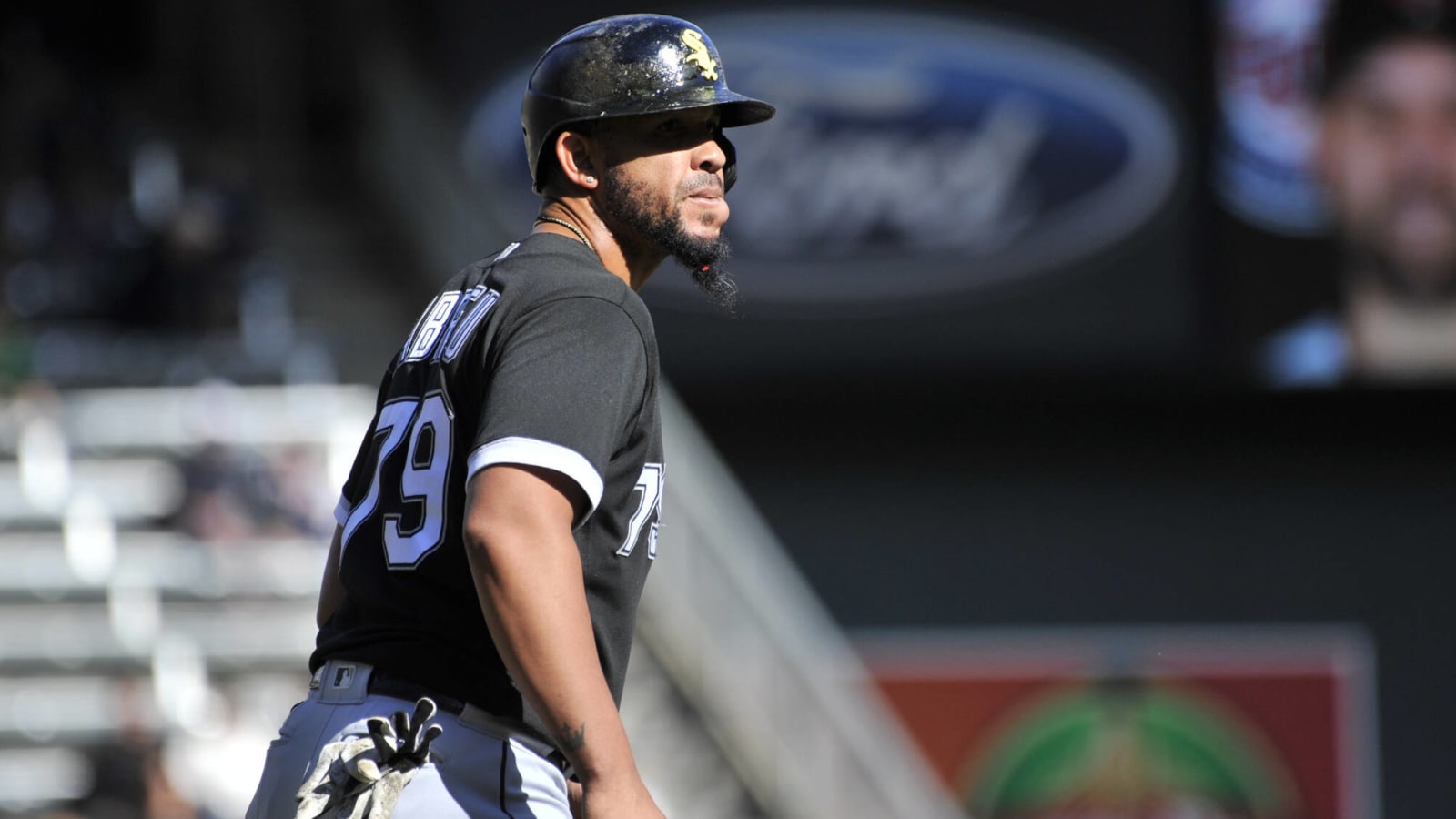 Report: Cubs showing interest in former MVP 1B Jose Abreu