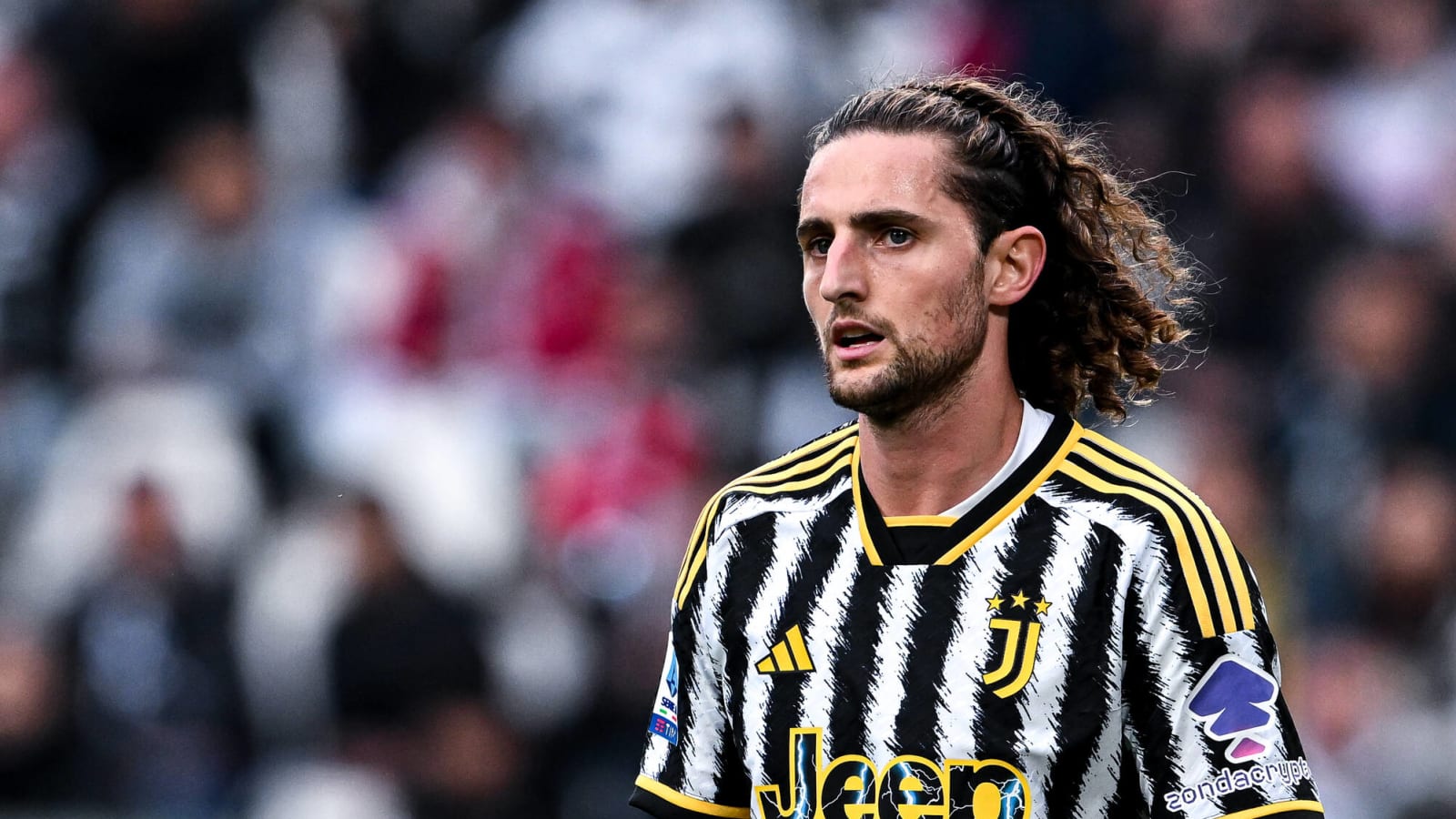Manchester United among favourites to sign Juventus midfielder on a free transfer
