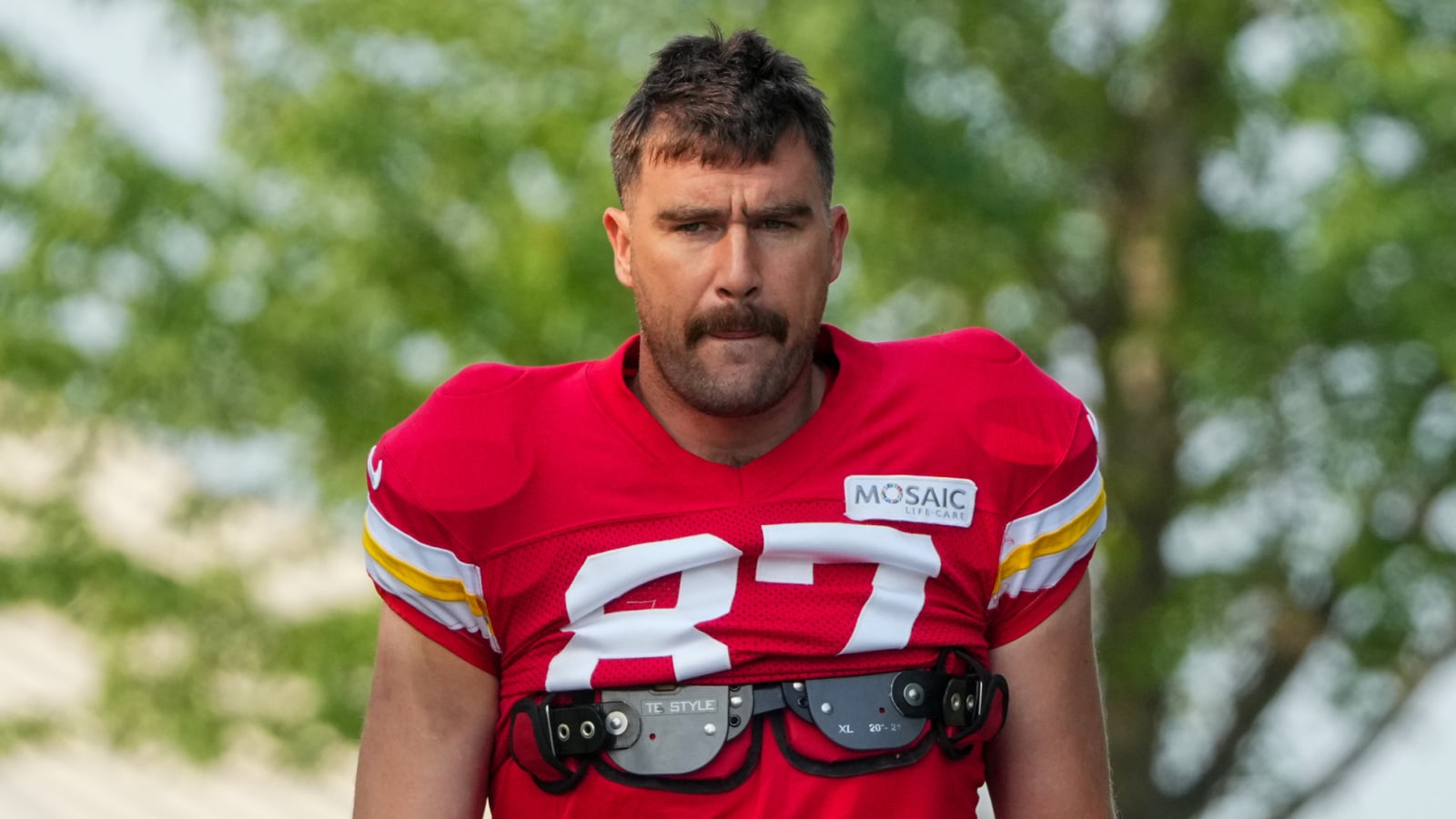 Chiefs' Travis Kelce practicing as if retirement isn't on his mind