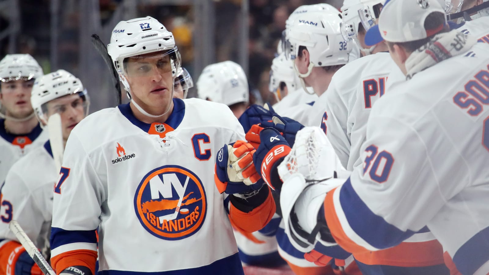Islanders Room: Gaining Confidence, Lee’s 21st, Team Unity