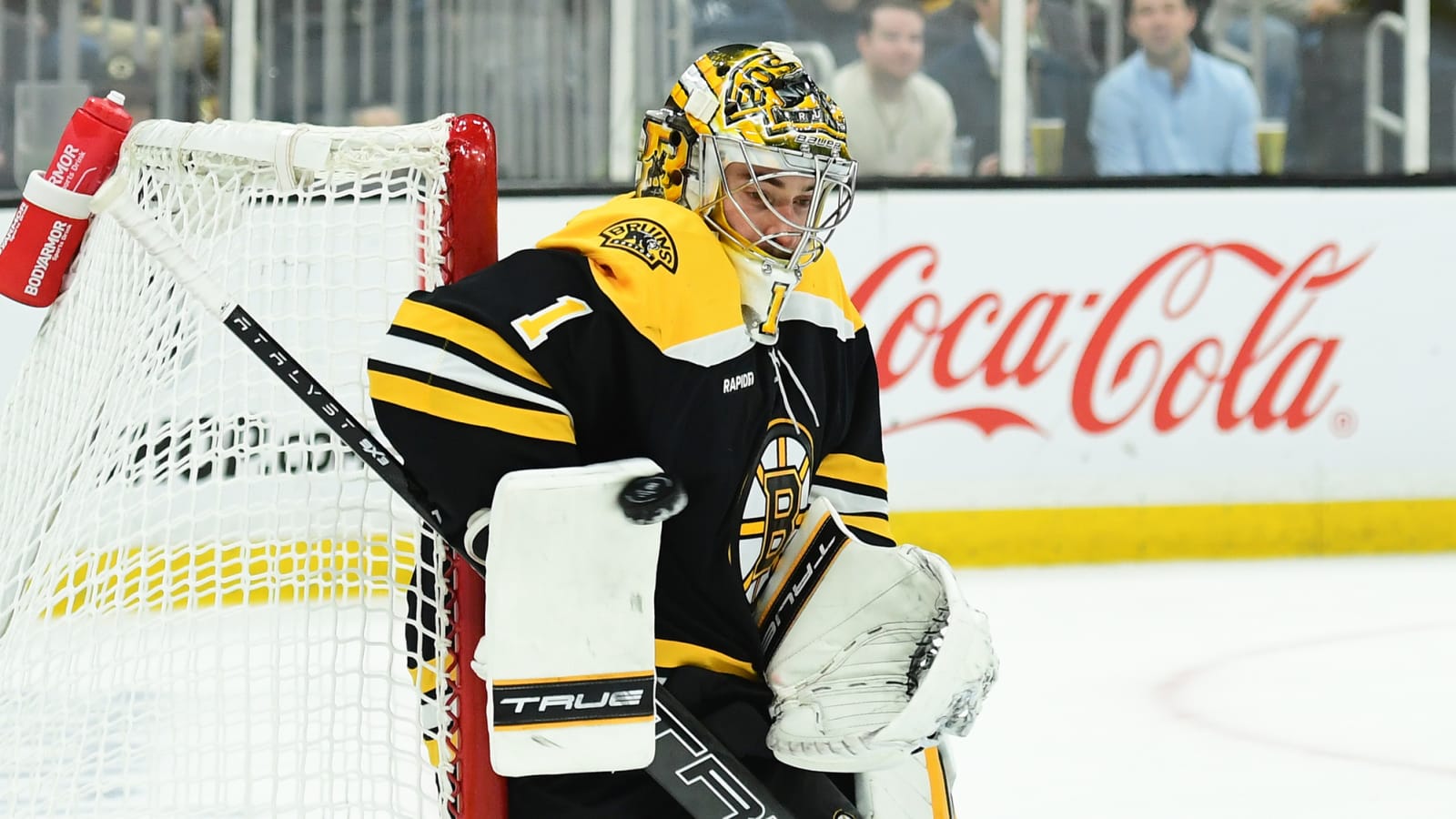 Jeremy Swayman & the Bruins Shut Out Lightning 4-0