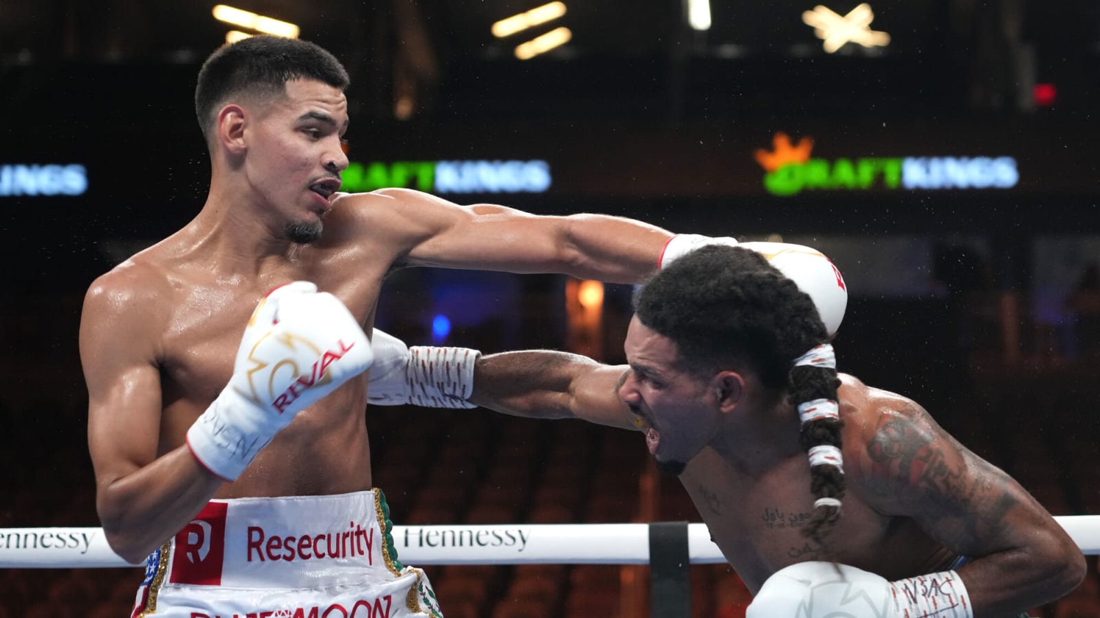 Diego Pacheco Remains Unbeaten Despite Late Steven Nelson Surge