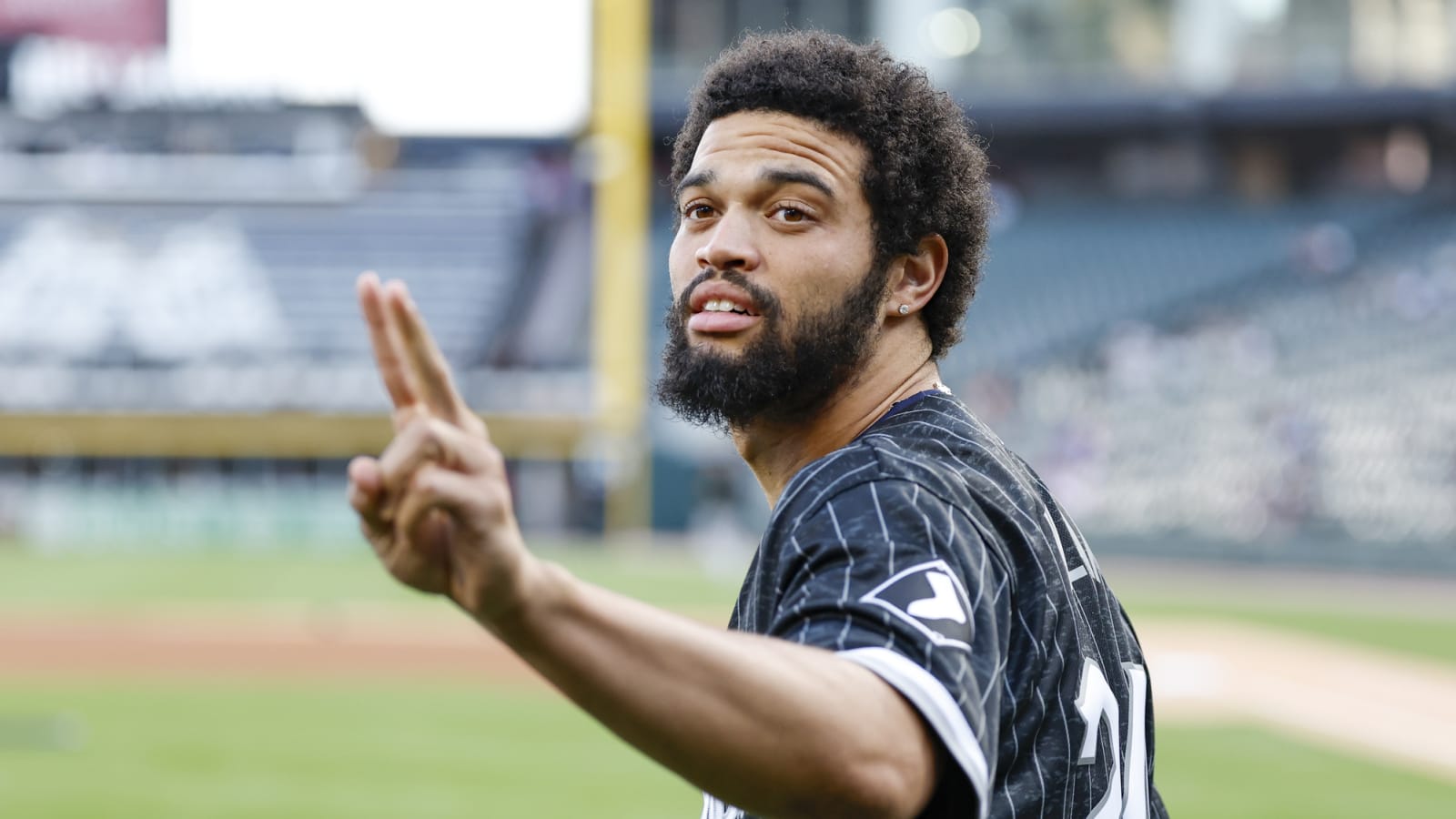 Bears' Caleb Williams shares message for 'haters'