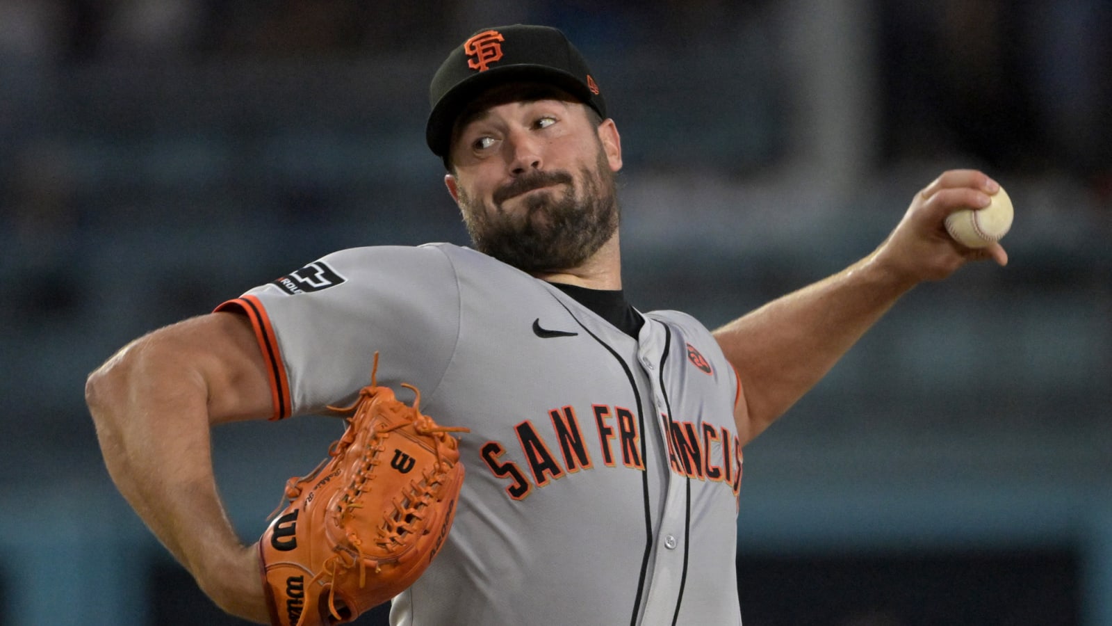 Giants place veteran pitcher on IL