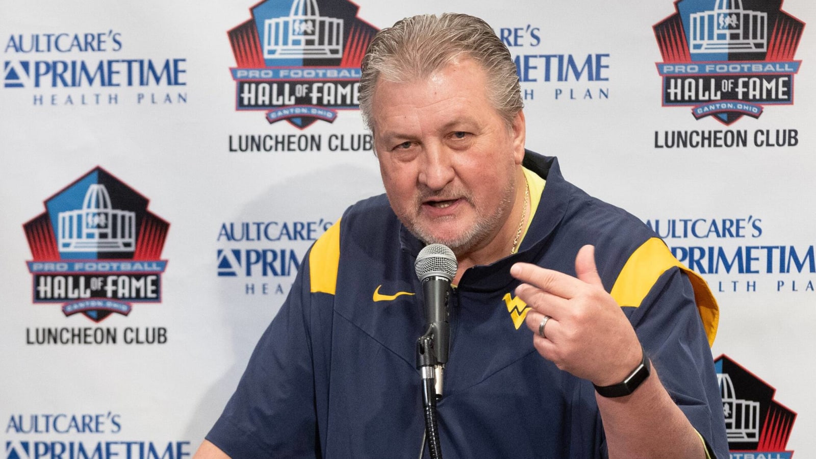 Bob Huggins' daughter has harsh words for WVU president and board