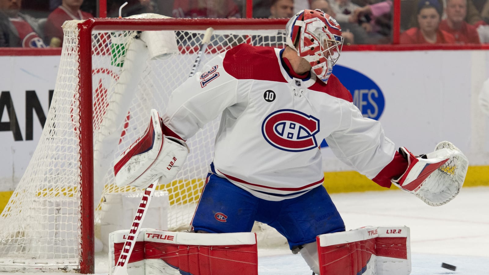 2021 Finals: Carey Price gave his helmet to Marc Bergevin to thank him