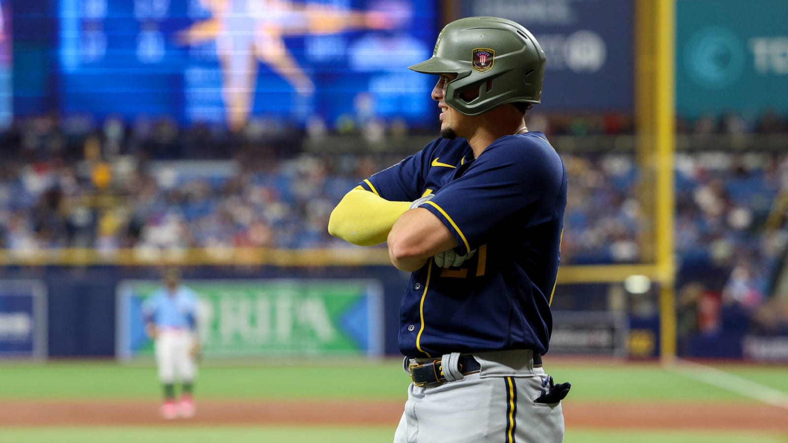 Brewers try to upgrade shortstop by trading for Tampa Bay's Willy