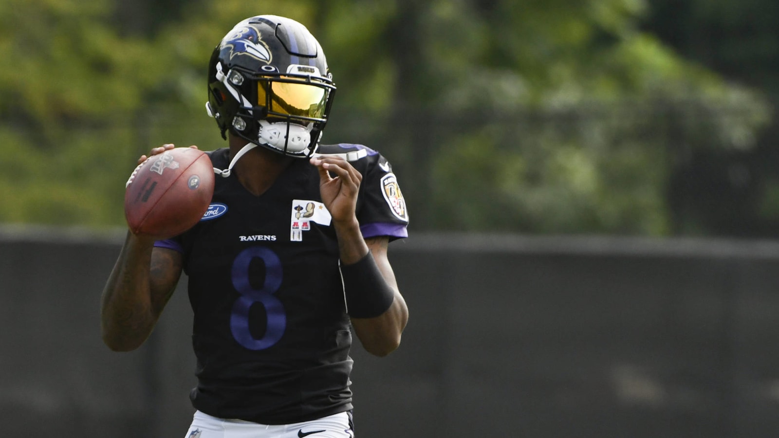 Lamar Jackson open to Dez Bryant trying out for Ravens: 'He's looking pretty good'