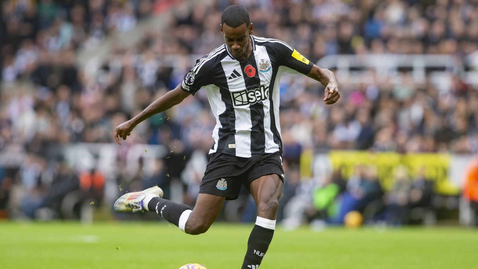 Arsenal make decision on Newcastle United’s Alexander Isak as latest twist has emerged