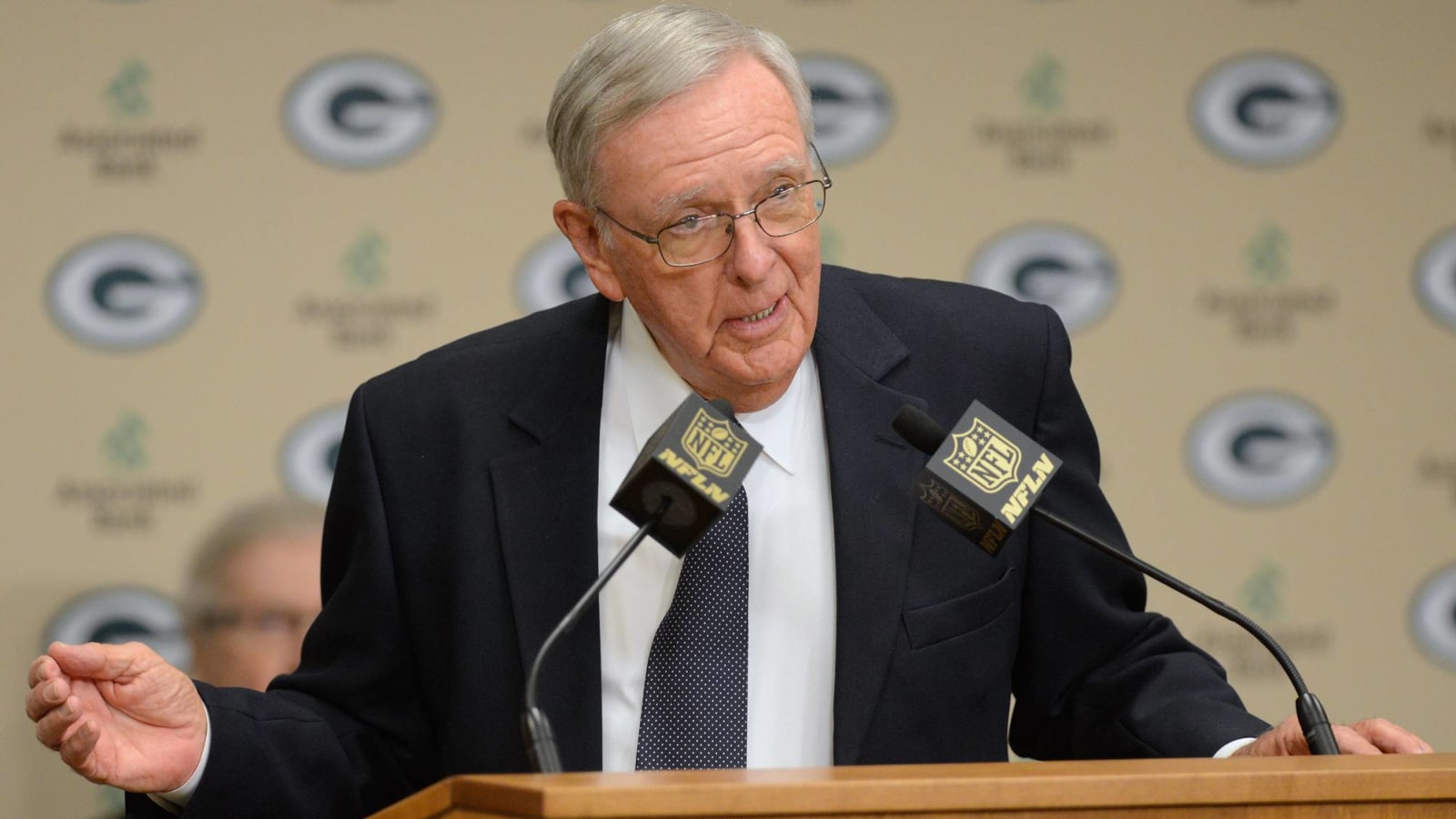 Former Packers GM Ron Wolf blasts 'diva' Aaron Rodgers