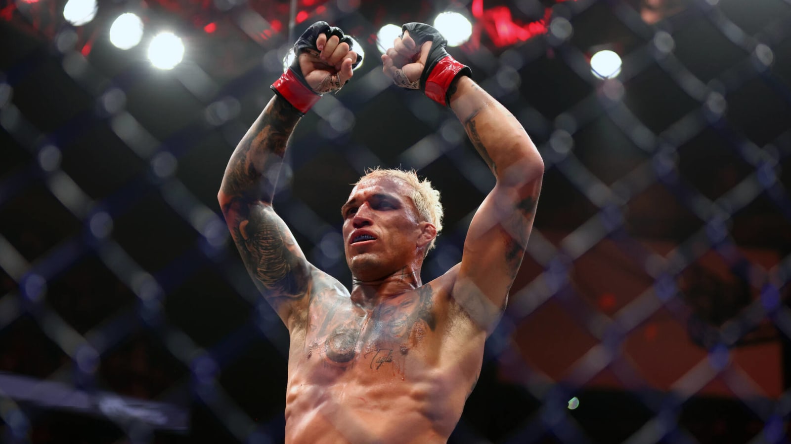 Charles Oliveira Willing to Serve as McGregor-Chandler Backup; Plans Summer Return