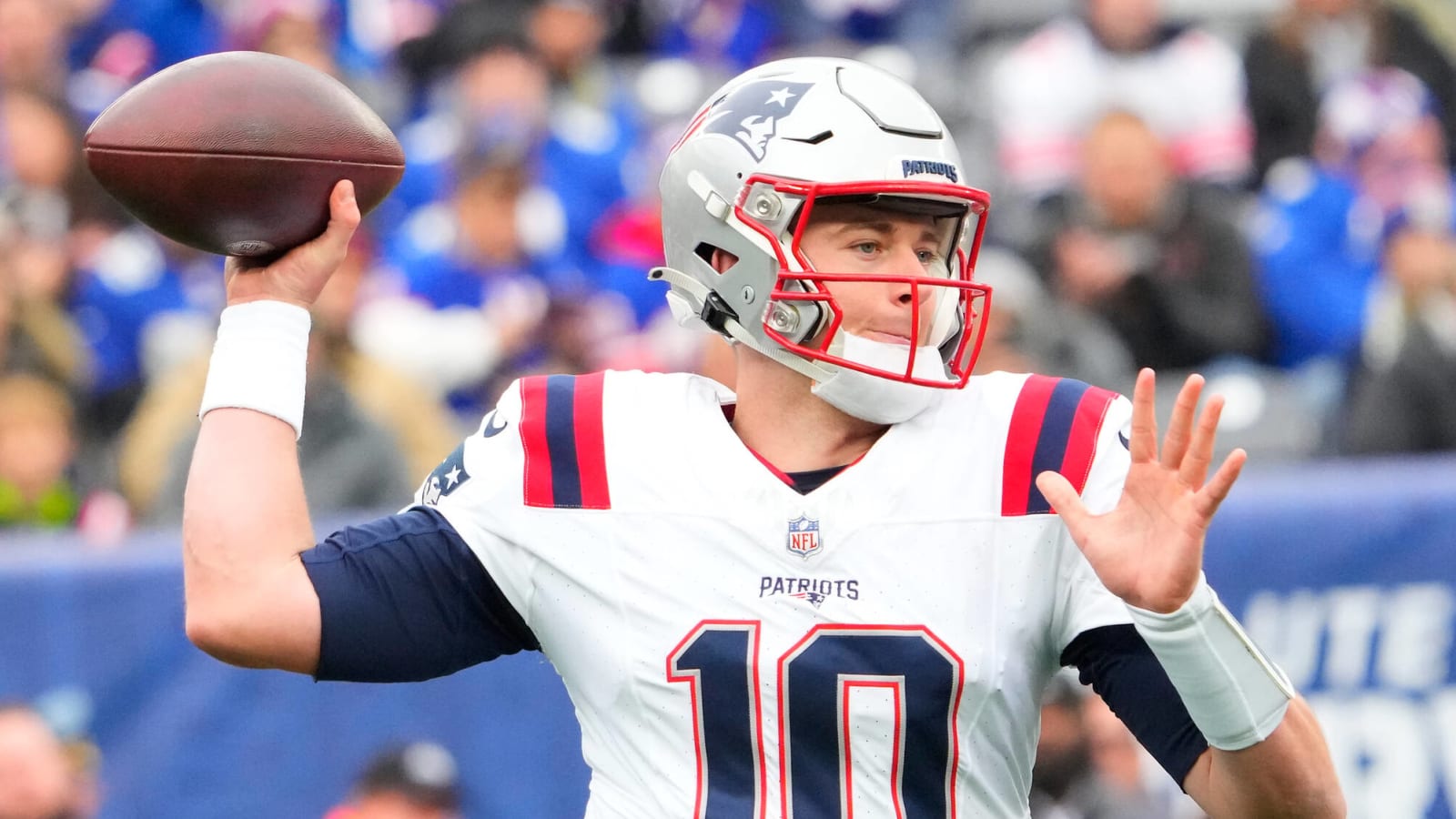 Insider shares how Patriots may handle QB situation