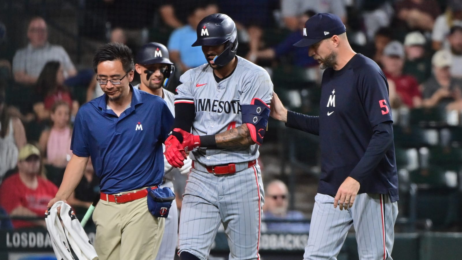 Star Twins infielder leaves game after being hit on wrist