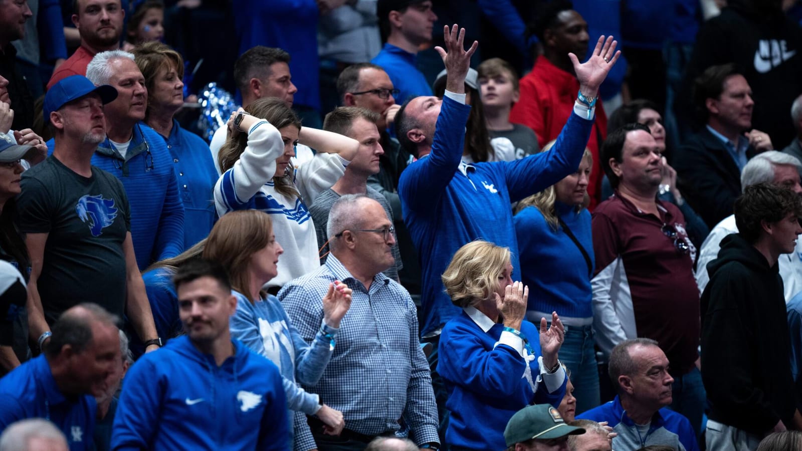 Local Kentucky media reacts to Wildcats trailing at halftime against Oakland