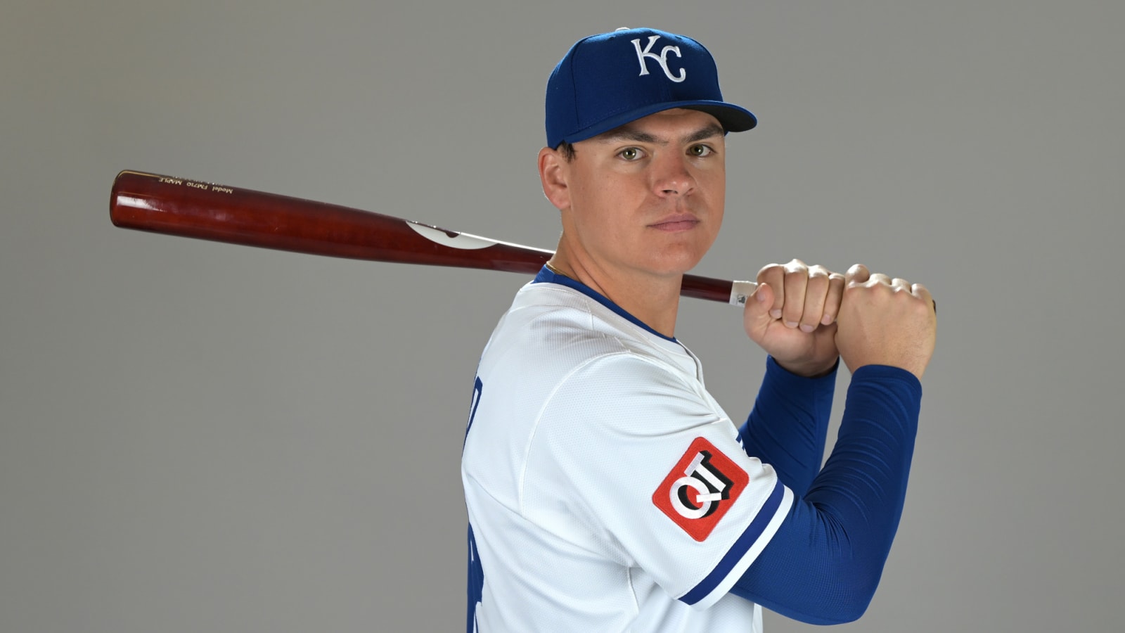 Royals outright Nick Pratto, Nelson Velazquez; Phillies claim Carlos Hernandez