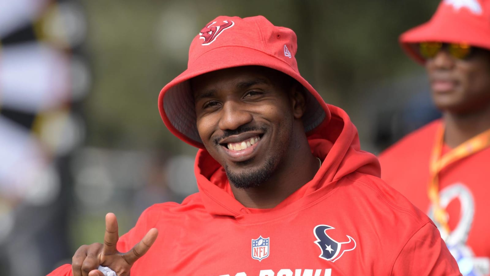 Report: Lamar Miller visiting with Bills after Patriots release