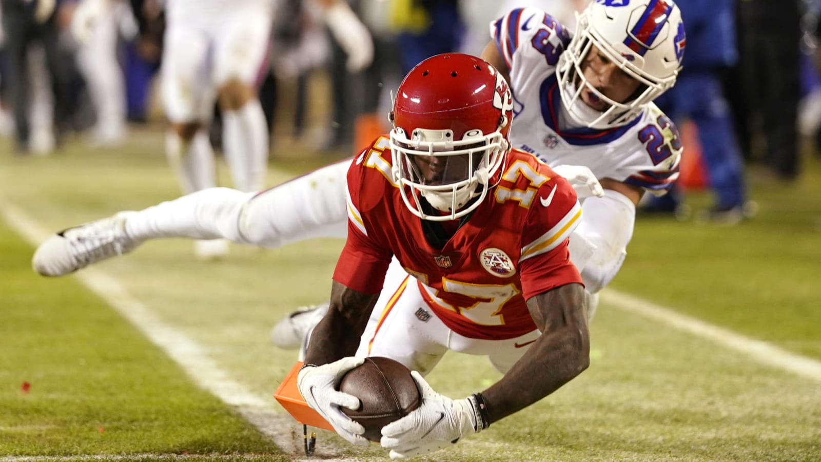Watch: Chiefs’ Mecole Hardman with insane TD run against Bills