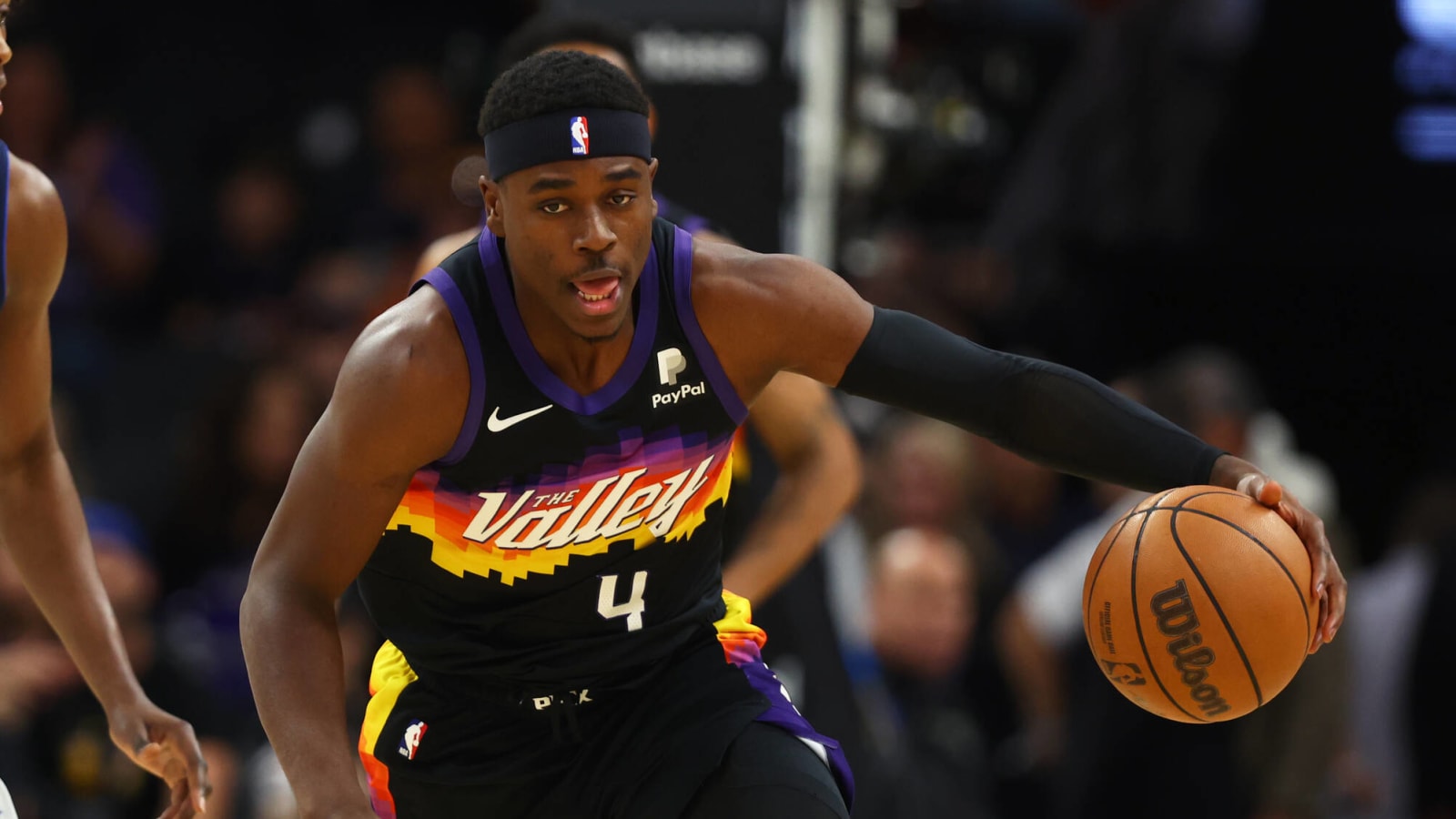 Hawks add Aaron Holiday on one-year deal