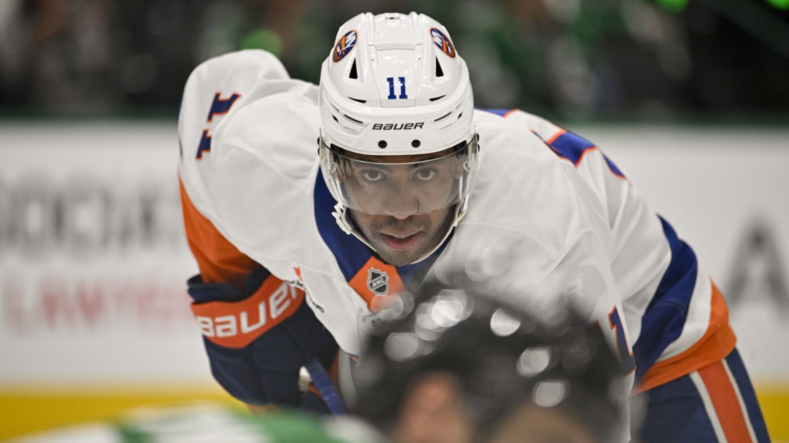 Islanders winger to miss significant time with leg injury