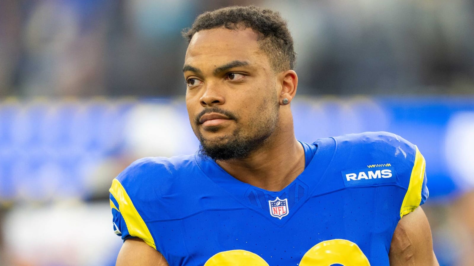 49ers announce signings of two free agents